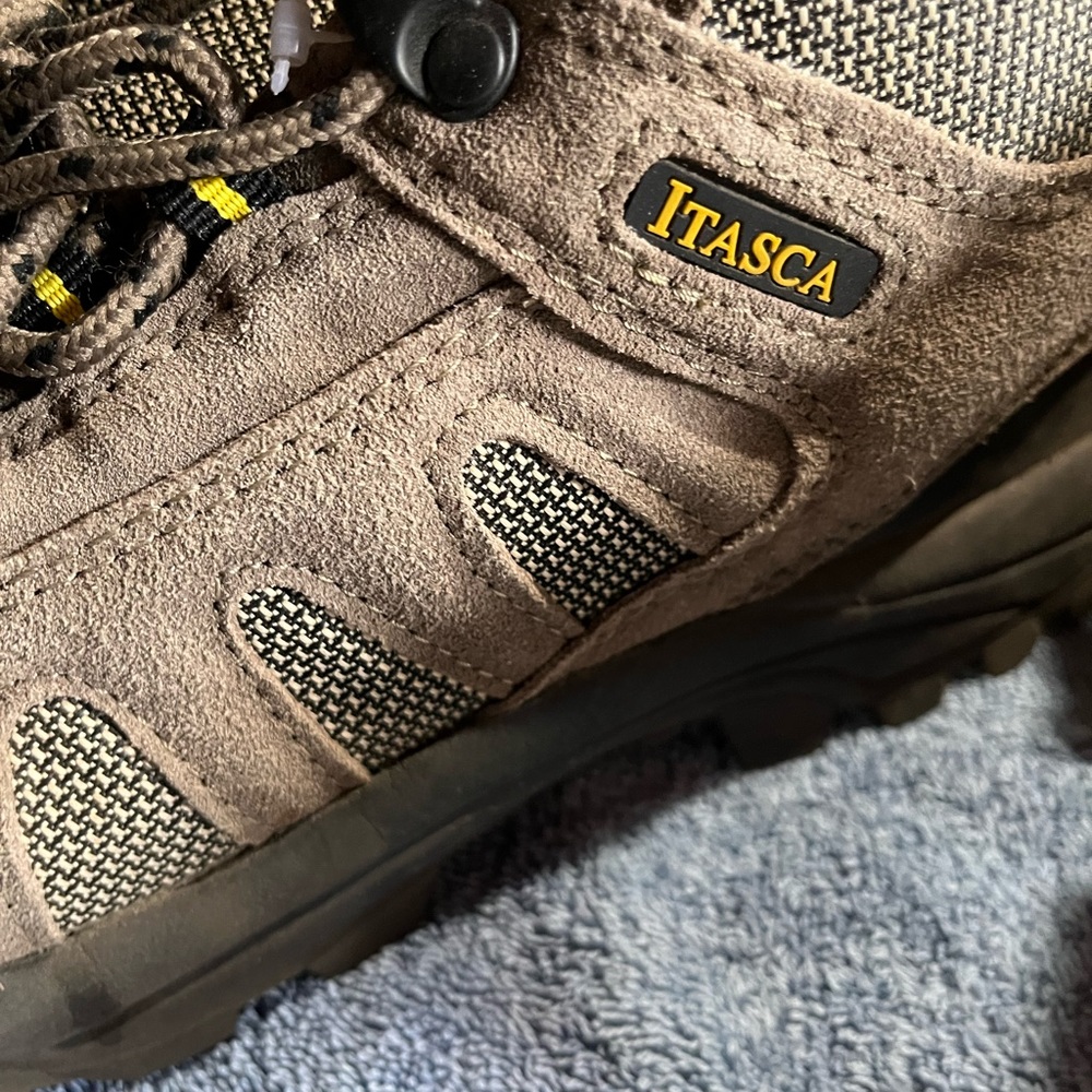 Men’s hiking shoes
